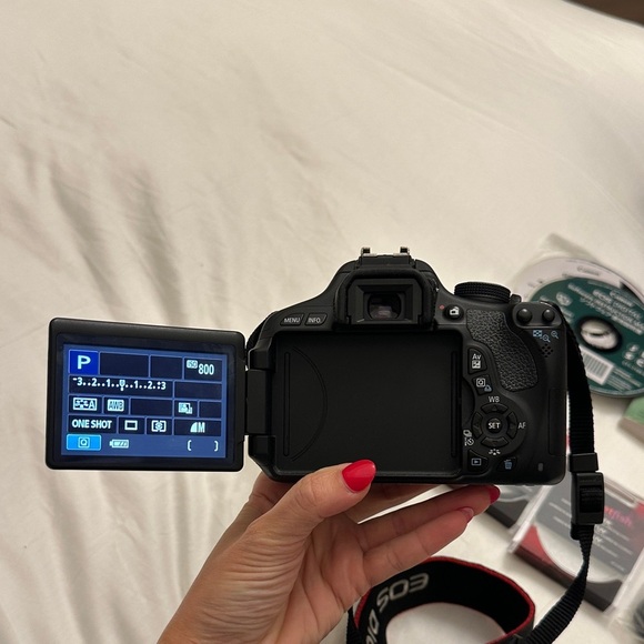 Canon EOS rebel T3i camera - Picture 4 of 9